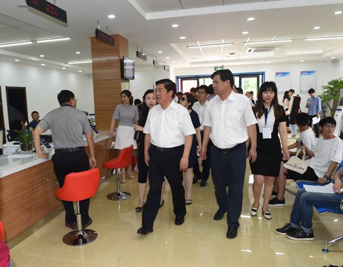 说明: http://www.njit.edu.cn/__local/7/A4/34/CE2F15C116370CA56E8211BA78E_A5F4037B_5F845.jpg